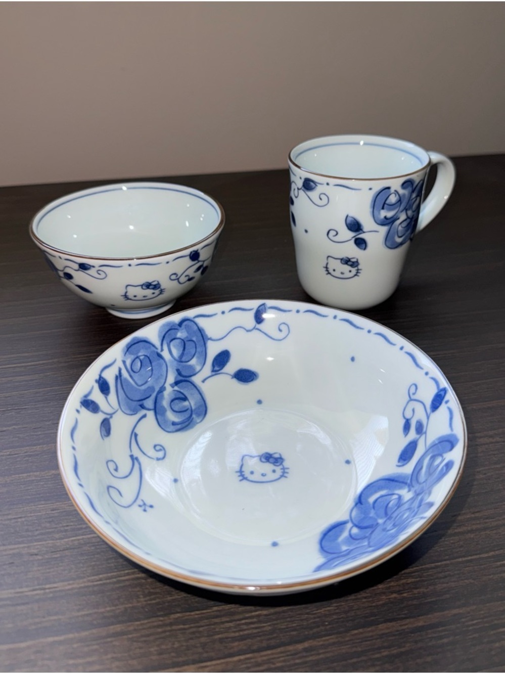 Kaneshotouki Hello Kitty Rose Porcelain Mug, Rice Bowl, And Bowl 3 Piece Set
